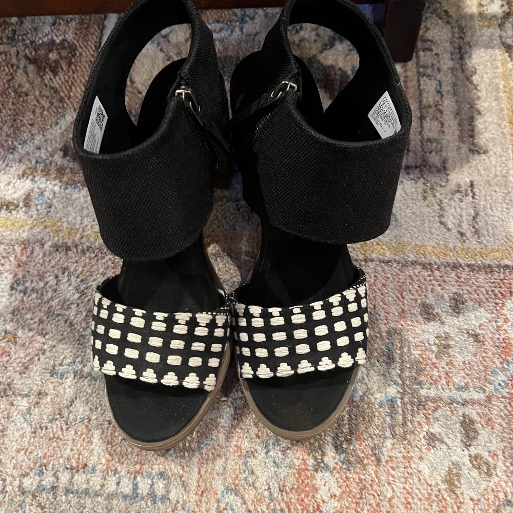 Black Sandal